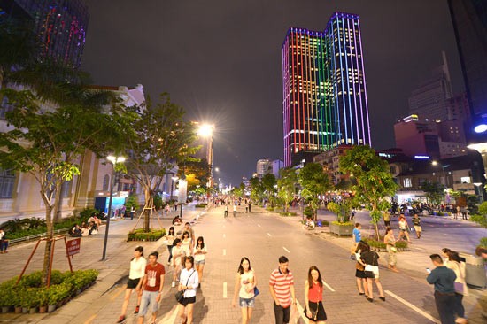 Nguyen Hue pedestrian street, District 1, HCMC (Photo: SGGP) Nguyen Hue pedestrian street, District 1, HCMC (Photo: SGGP)